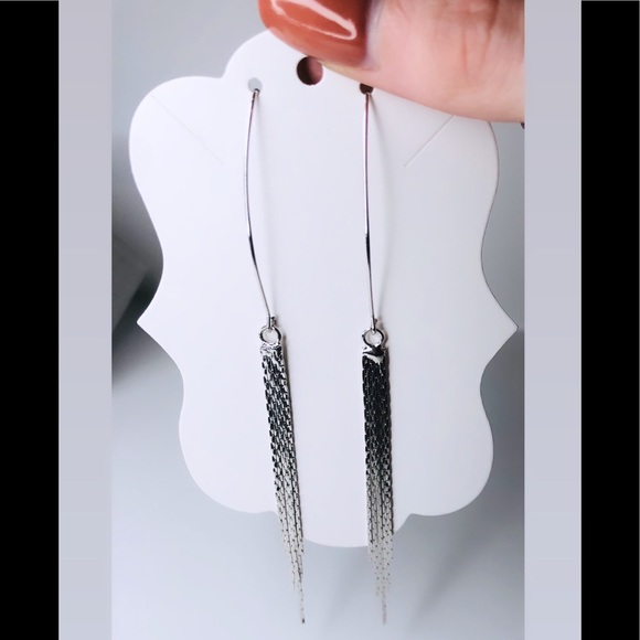 ♡ 2 for 20$ ♡ Silver Drop Earrings - Picture 1 of 2